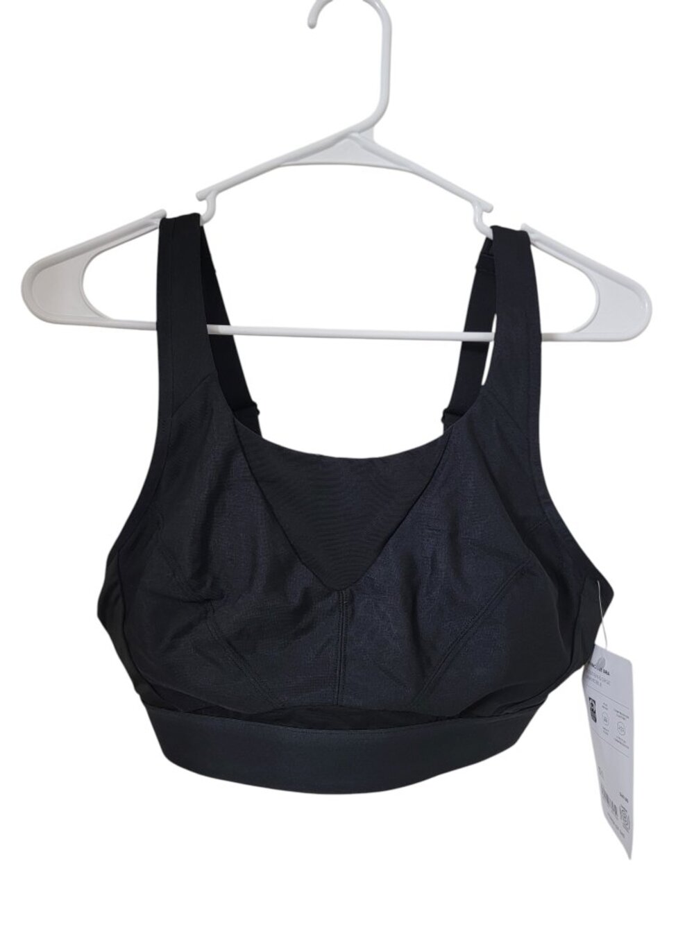 Athleta Size 34D Black Invincible Sports Bra, NEW with Tag